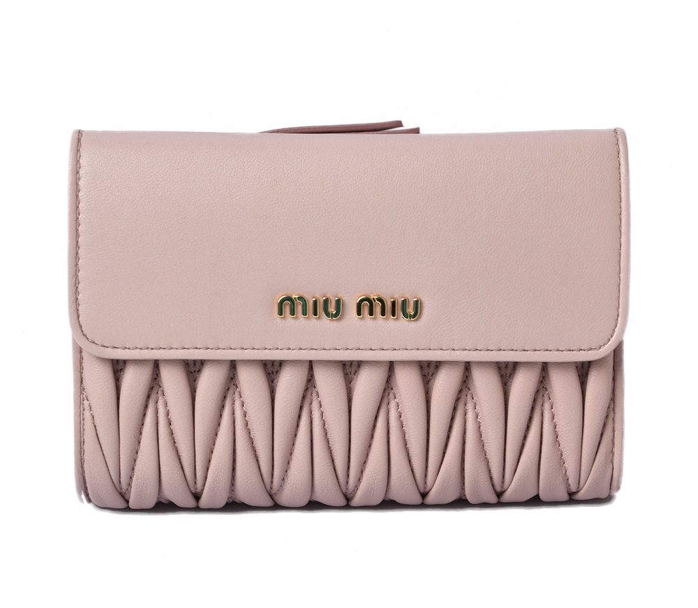 とくに miumiu お財布の通販 by ミー's shop｜ミュウミュウならラクマ - MIUMIU シンプルで